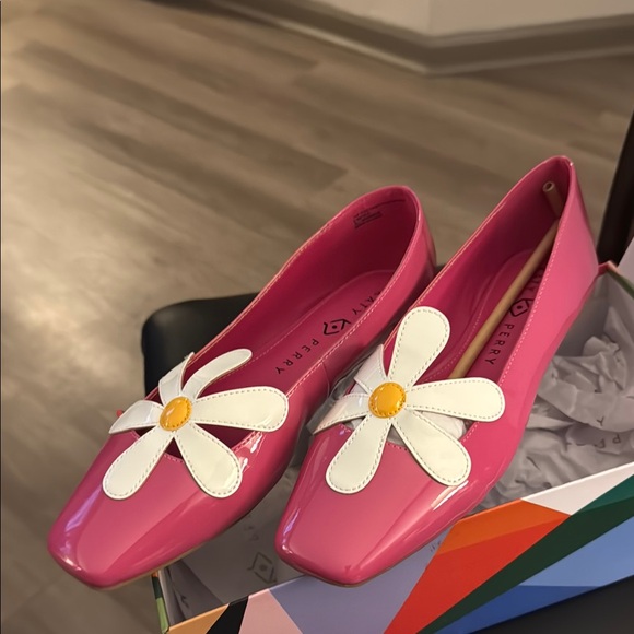 KATY PERRY “The Evie Daisy Flat” Pink W/ White Flower Ballet Flat 9.5 NEW❣️ - Picture 16 of 16